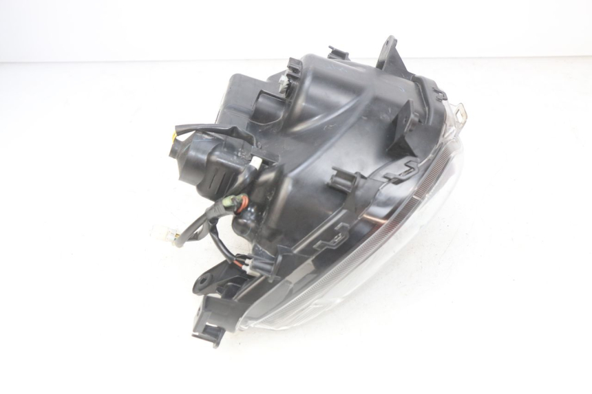 photo de PHARE AVANT YAMAHA N-MAX NMAX 125 (2017 - 2020) - Détails caractéristiques