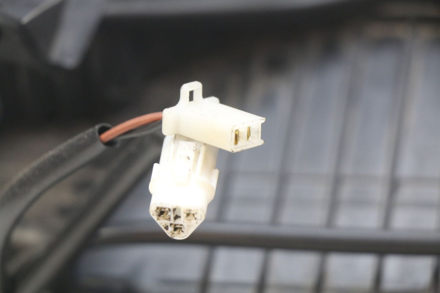 photo de PHARE AVANT YAMAHA N-MAX NMAX 125 (2017 - 2020) - Vue rapprochée