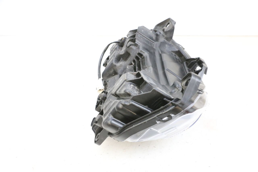 photo de PHARE AVANT YAMAHA NEO'S CORE 1 (2022 - 2026) - Gros plan technique