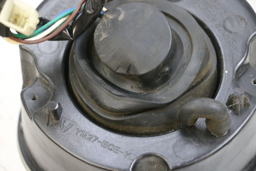 photo de PHARE AVANT JM MOTORS OLDIES GT 4T 50 (2018 - 2025) - Gros plan technique