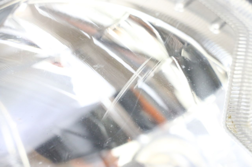 photo de PHARE AVANT SYM ORBIT 2 4T 50 (2008 - 2017) - Vue rapprochée