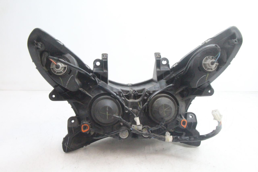 photo de PHARE AVANT HONDA PCX (JF28) 125 (2009 - 2011) - Gros plan technique