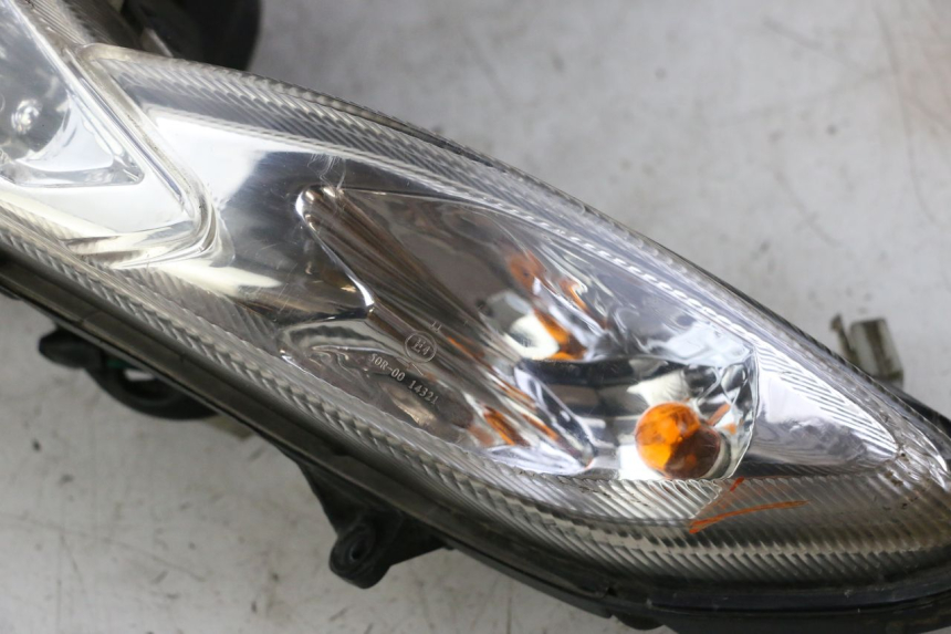 photo de PHARE AVANT PEUGEOT KISBEE 2T 50 (2010 - 2017)