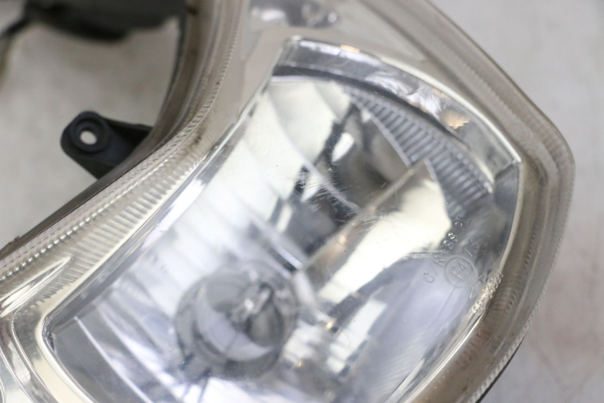 photo de PHARE AVANT PEUGEOT KISBEE 2T 50 (2010 - 2017)