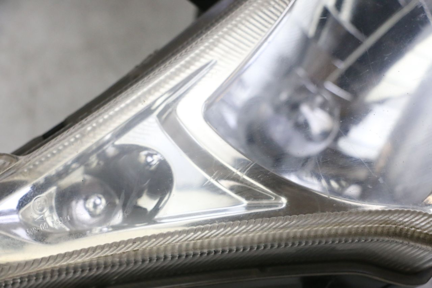 photo de PHARE AVANT PEUGEOT KISBEE 2T 50 (2010 - 2017)