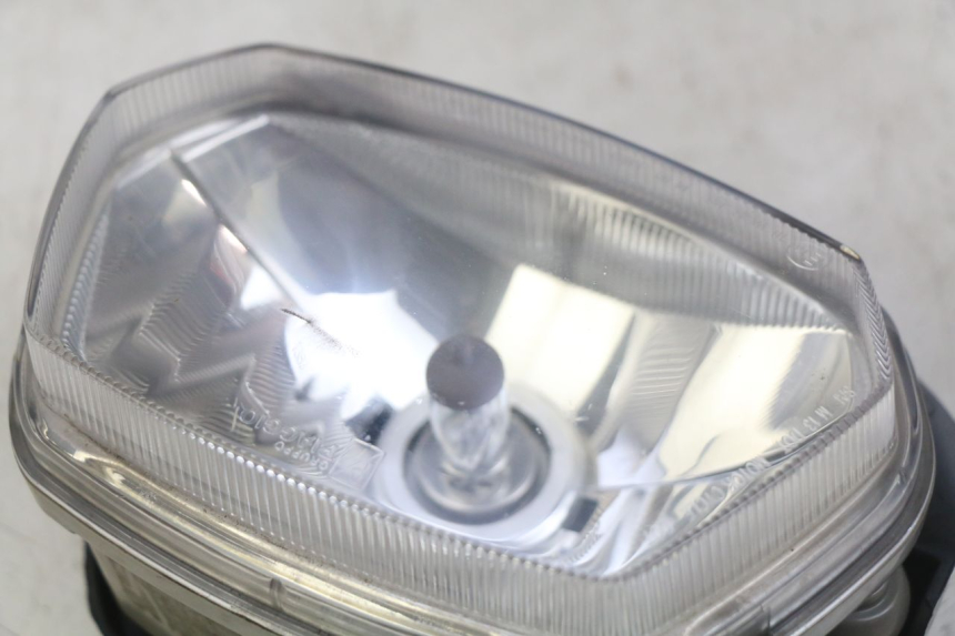 photo de PHARE AVANT PIAGGIO VESPA SPRINT 2T 50 (2014 - 2018)