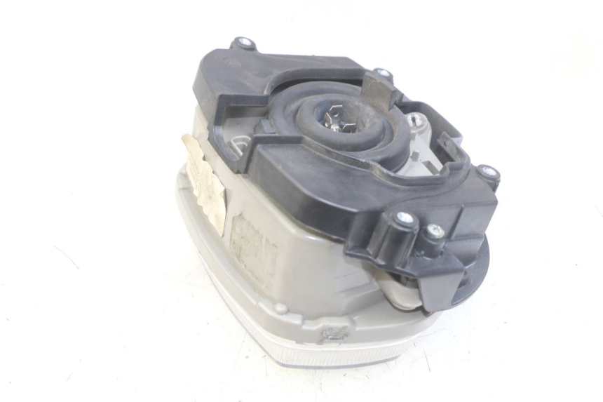 photo de PHARE AVANT PIAGGIO VESPA SPRINT 2T 50 (2014 - 2018)