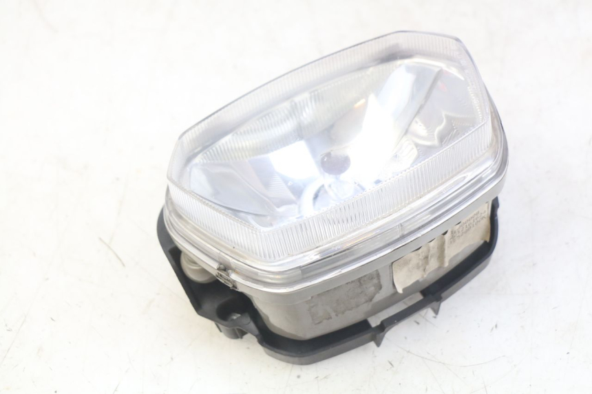 photo de PHARE AVANT PIAGGIO VESPA SPRINT 2T 50 (2014 - 2018)