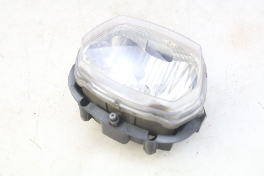 photo de PHARE AVANT PIAGGIO VESPA SPRINT 2T 50 (2014 - 2018)