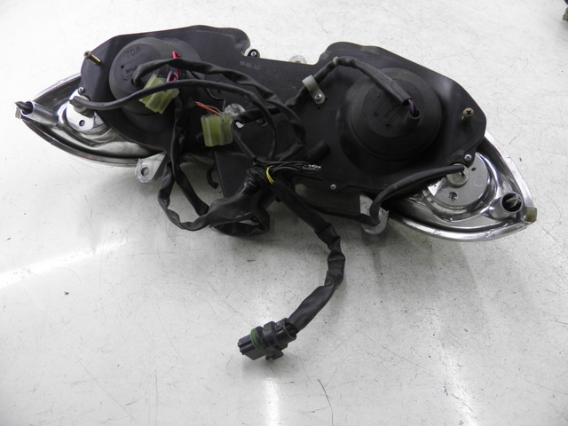 photo de PHARE AVANT PIAGGIO X9 250 (2000 - 2002) - Détail de la pièce