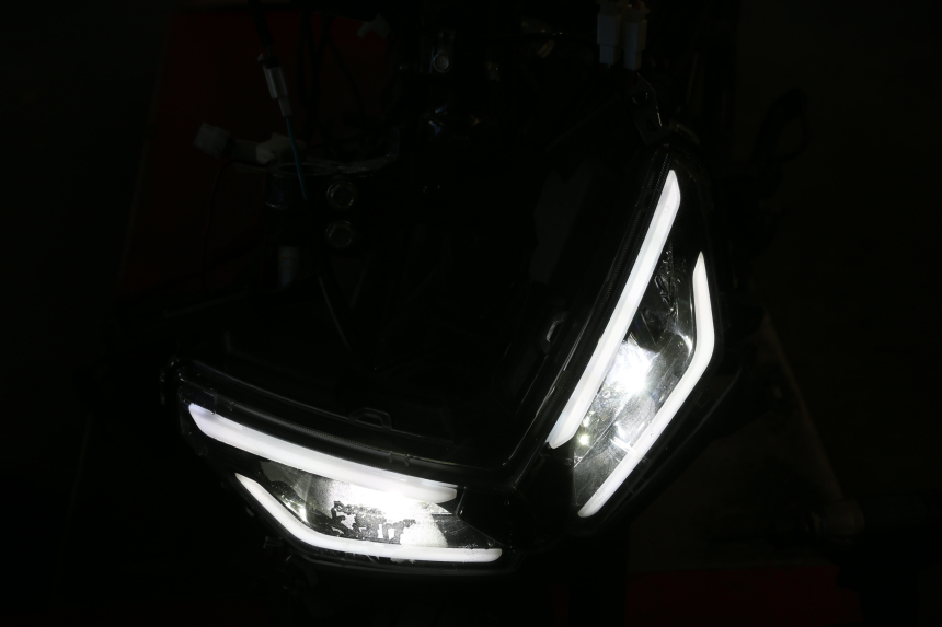 photo de PHARE AVANT JM MOTORS R-MAX TECH 50 (2024 - 2026) - Zoom état d’usage