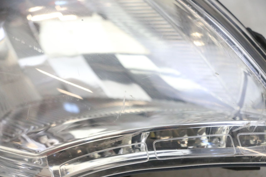 photo de PHARE AVANT PEUGEOT SATELIS 125 (2013 - 2018)