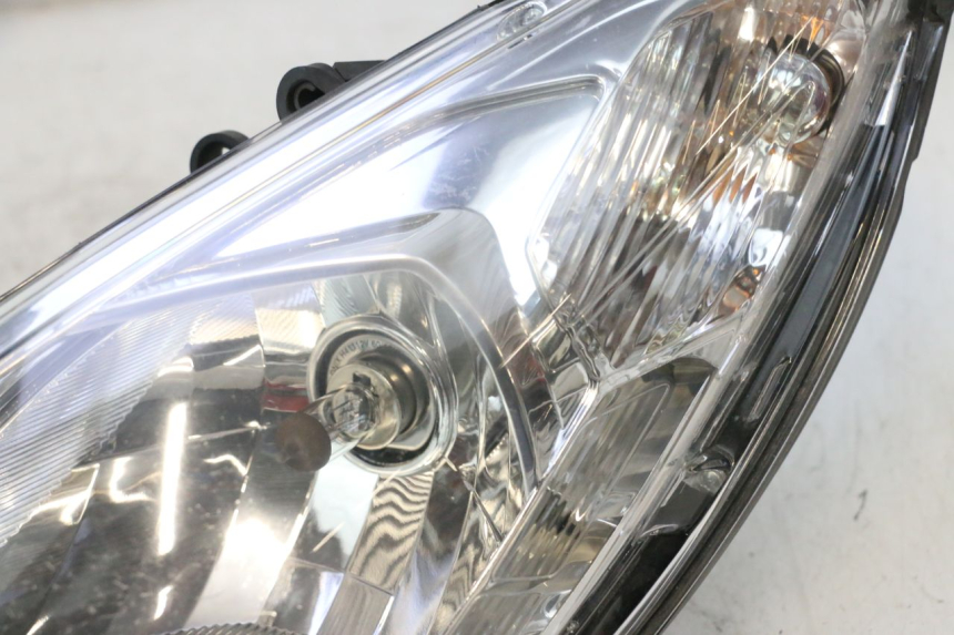 photo de PHARE AVANT PEUGEOT SATELIS 125 (2013 - 2018) - Vue produit