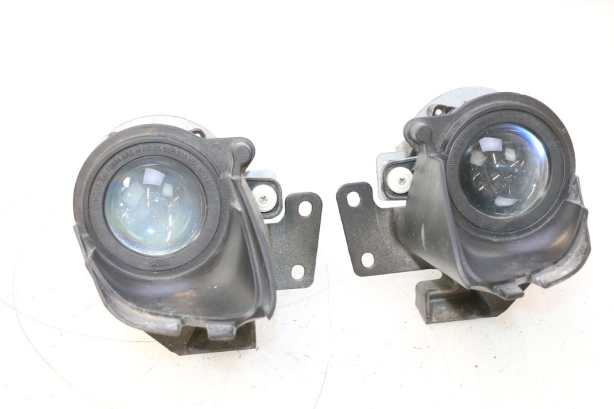 photo de PHARE AVANT CAN-AM SPYDER RS 1000 (2008 - 2012) - Autre angle de vue