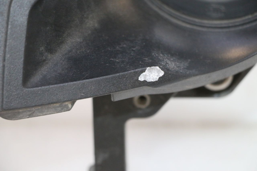 photo de PHARE AVANT CAN-AM SPYDER RS 1000 (2008 - 2012) - État de surface