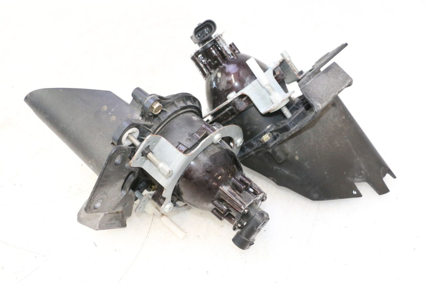 photo de PHARE AVANT CAN-AM SPYDER RS 1000 (2008 - 2012) - Vue d’ensemble
