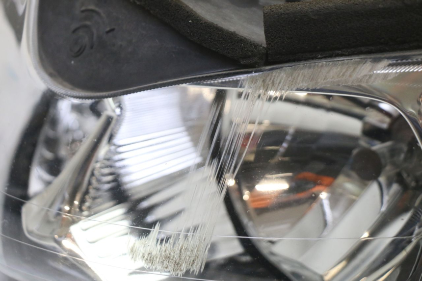photo de PHARE AVANT HONDA ST PAN EUROPEAN 1300 (2002 - 2013)