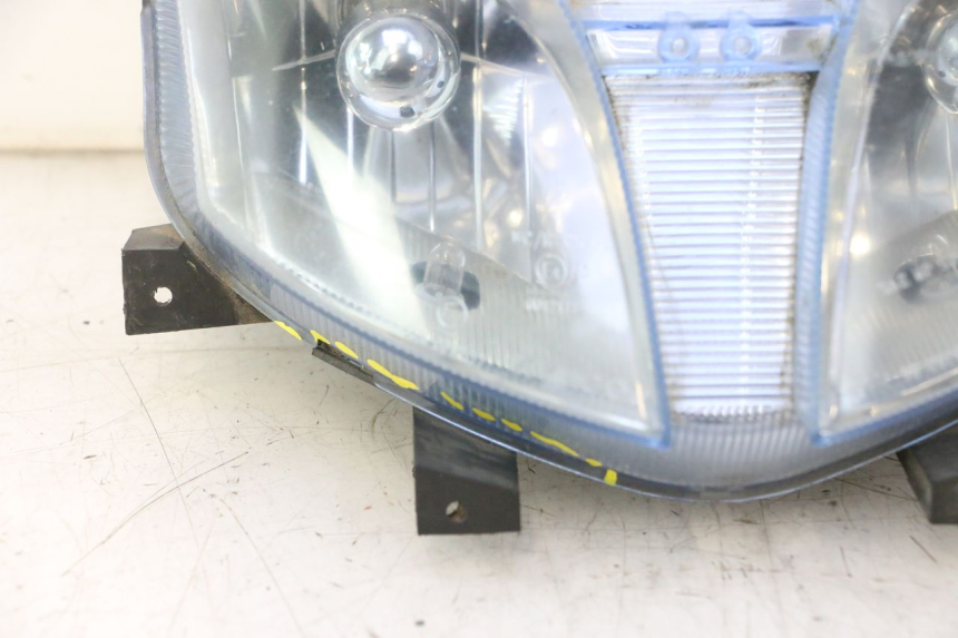 photo de PHARE AVANT KYMCO SUPER 8 2T 50 (2007 - 2013) - Zoom état d’usage