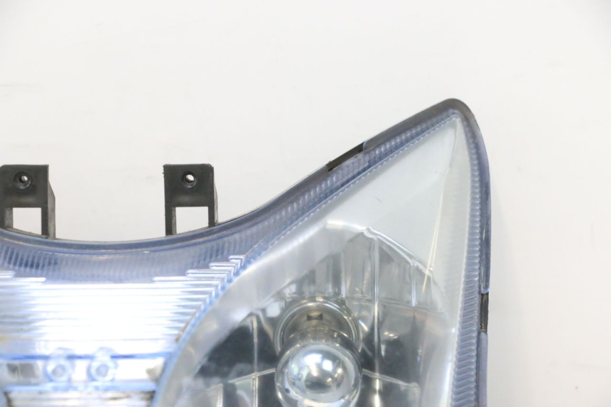 photo de PHARE AVANT KYMCO SUPER 8 2T 50 (2007 - 2013) - Gros plan technique
