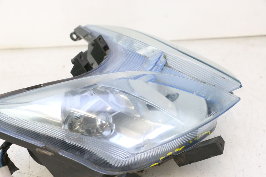 photo de PHARE AVANT KYMCO SUPER 8 2T 50 (2007 - 2013) - Points de fixation
