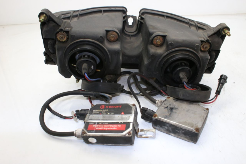 photo de PHARE AVANT SUZUKI GSF S BANDIT 600 (2000 - 2004)