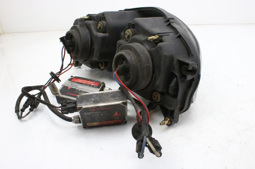 photo de PHARE AVANT SUZUKI GSF S BANDIT 600 (2000 - 2004)