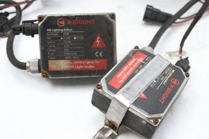 photo de PHARE AVANT SUZUKI GSF S BANDIT 600 (2000 - 2004)