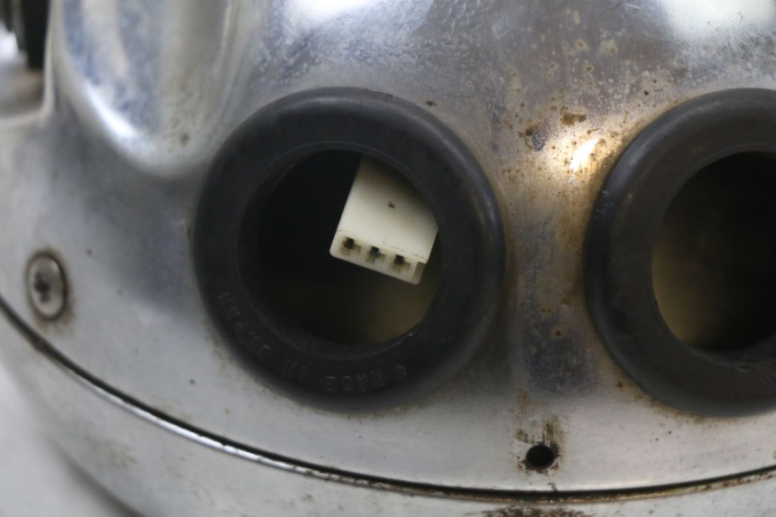 photo de PHARE AVANT SUZUKI GSX E 250 (1982 - 1983)
