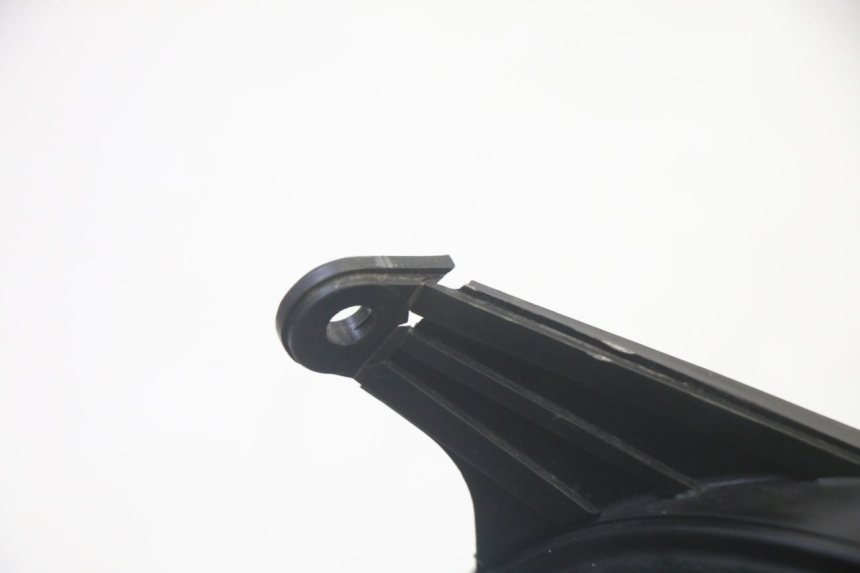 photo de PHARE AVANT YAMAHA TDM ABS 900 (2002 - 2014) - Gros plan technique