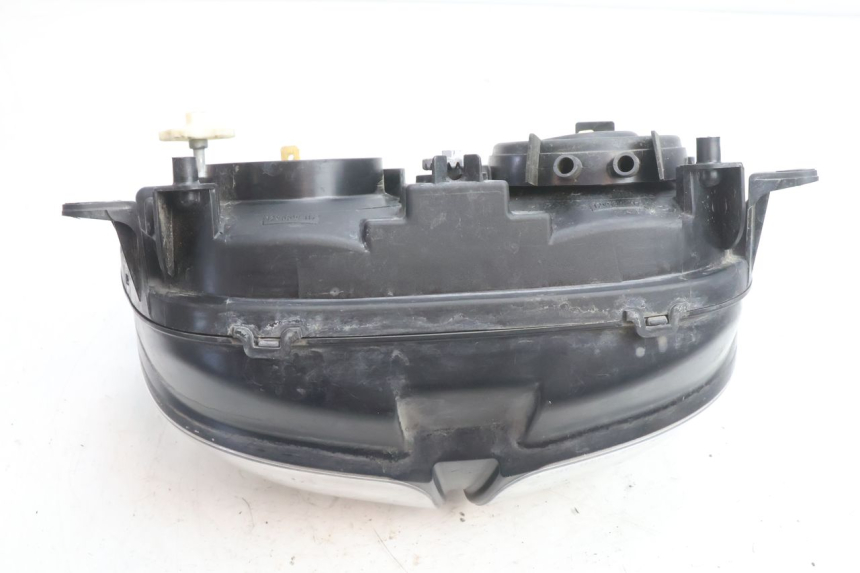 photo de PHARE AVANT YAMAHA TDM ABS 900 (2002 - 2014) - Gros plan technique