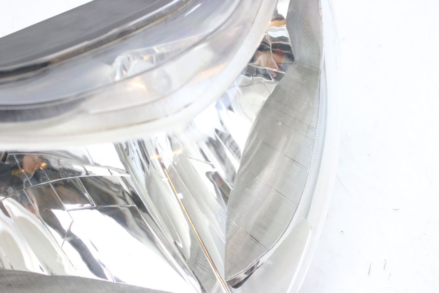 photo de PHARE AVANT SUZUKI UH BURGMAN 125 (2002 - 2006) - Points de fixation