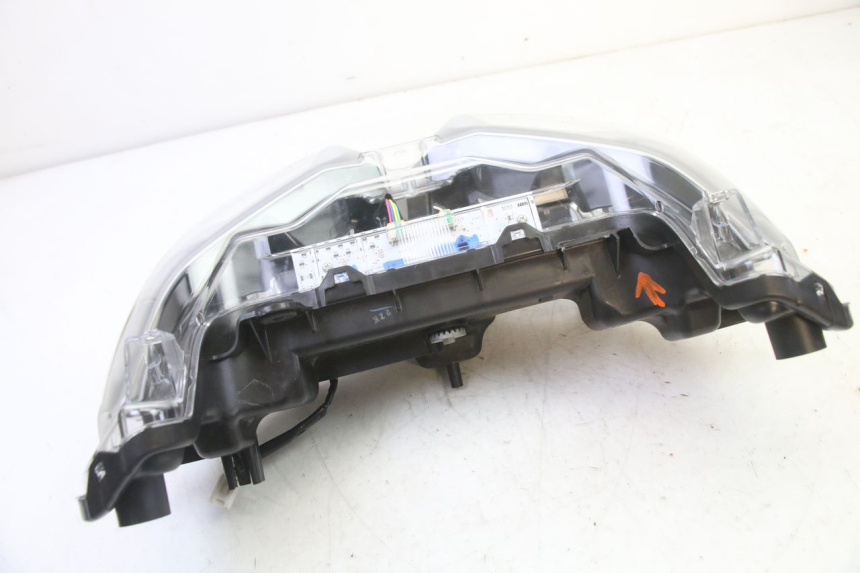 photo de PHARE AVANT YAMAHA XMAX X-MAX 125 (2021 - 2025) - Autre angle de vue