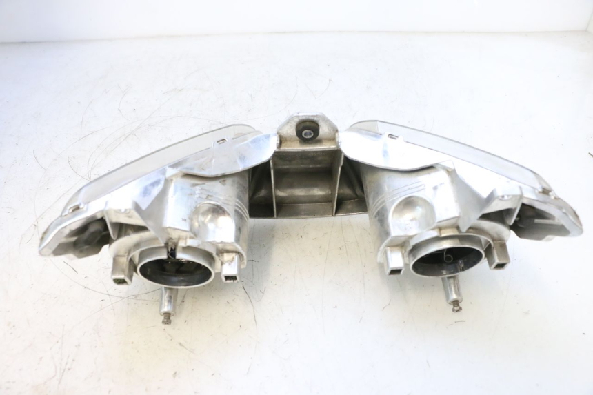 photo de PHARE AVANT YAMAHA X-MAX XMAX 125 (2010 - 2013) - Autre angle de vue