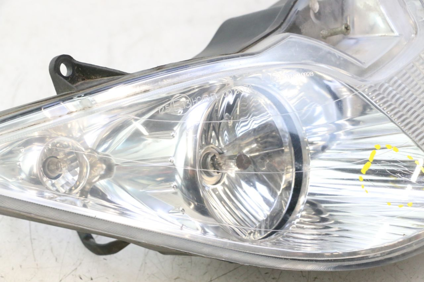 photo de PHARE AVANT PIAGGIO X8 STREET 125 (2006 - 2007) - Autre angle de vue