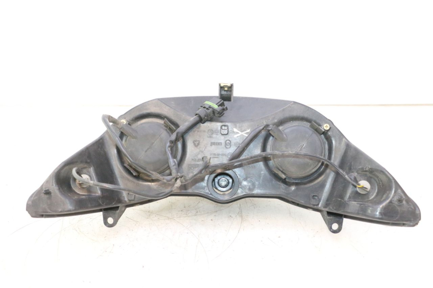 photo de PHARE AVANT PIAGGIO X8 STREET 125 (2006 - 2007) - État de surface