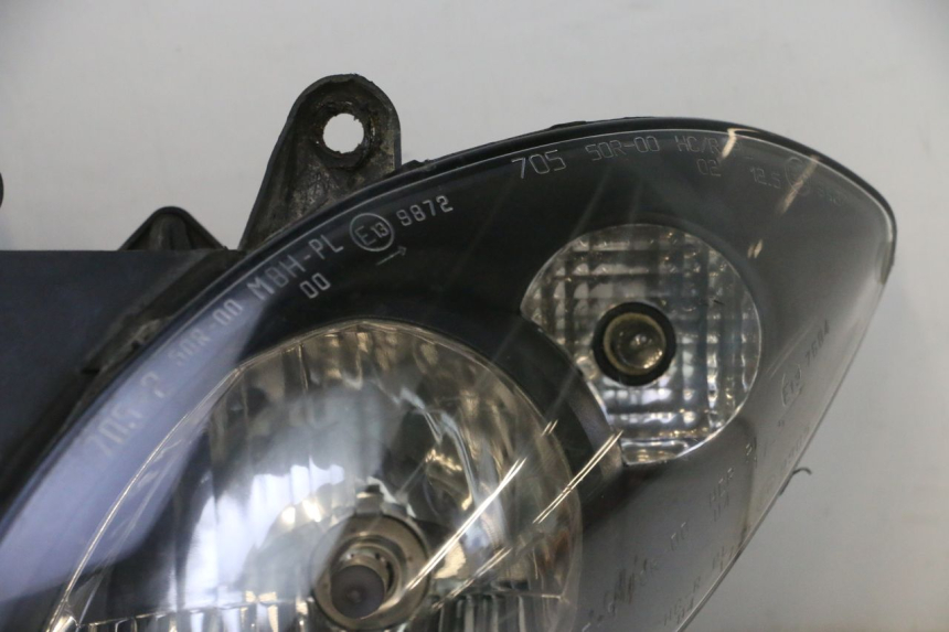 photo de PHARE AVANT PIAGGIO X9 AMALFI 180 (2000 - 2003) - Autre angle de vue
