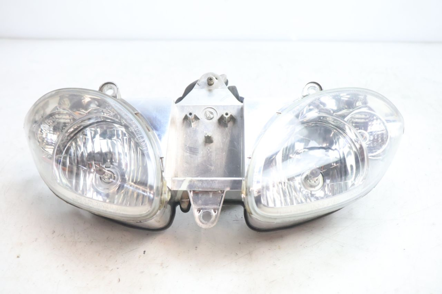 photo de PHARE AVANT PIAGGIO X9 EVOLUTION 125 (2003 - 2007) - Points de fixation