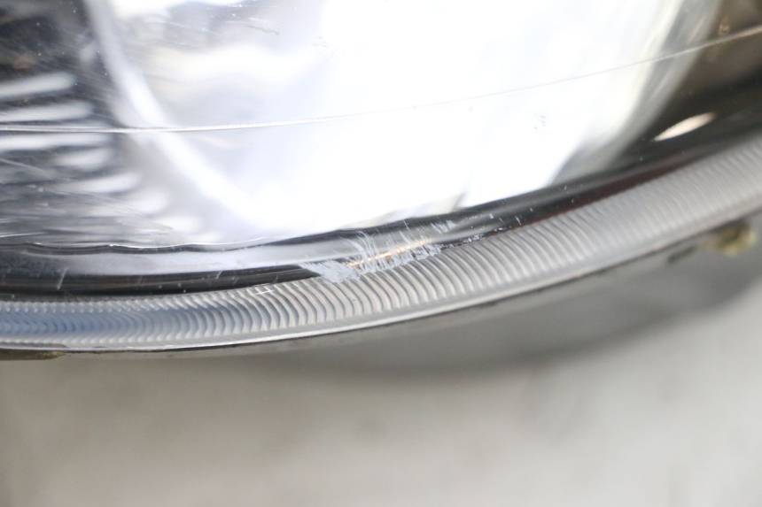 photo de PHARE AVANT PIAGGIO XEVO - X EVO 125 (2007 - 2016) - Vue produit