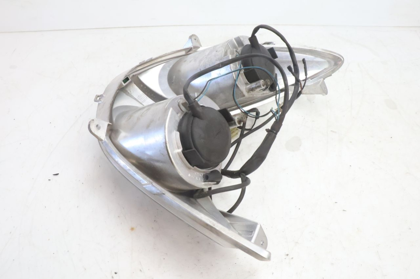 photo de PHARE AVANT YAMAHA YP MAJESTY 125 (2007 - 2010) - Points de fixation