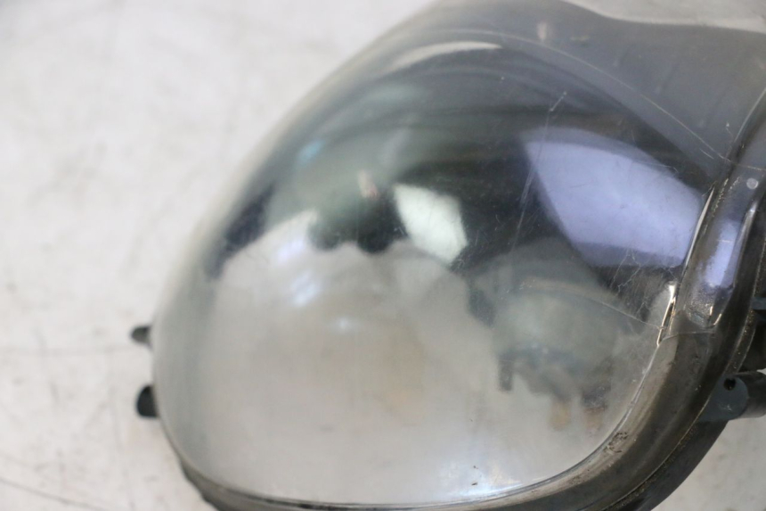 photo de PHARE AVANT PIAGGIO ZIP 4T 50 (2018 - 2020) - État de surface