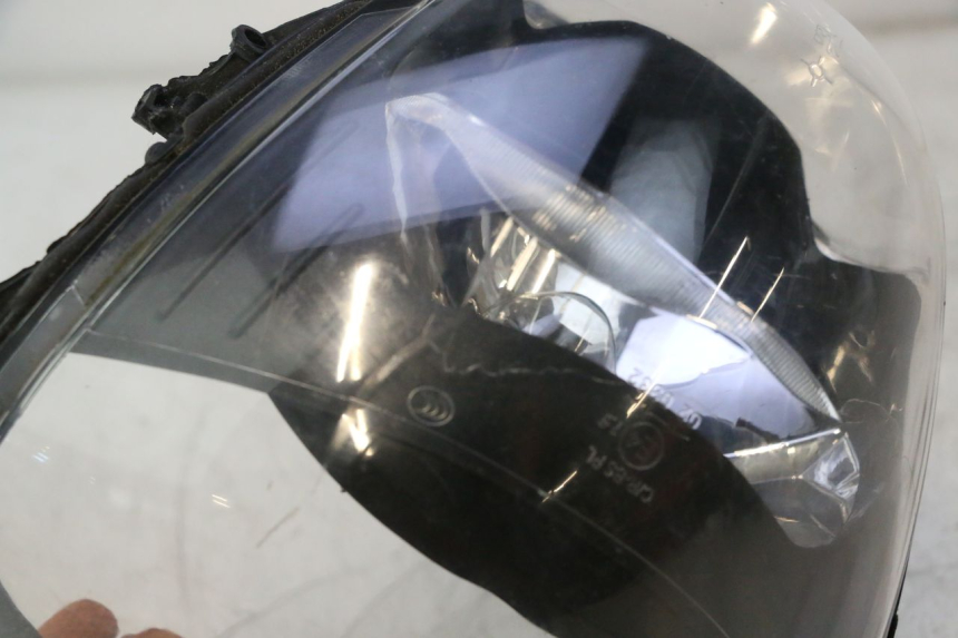 photo de PHARE AVANT PIAGGIO ZIP IGET 4T 50 (2021 - 2023) - Points de fixation