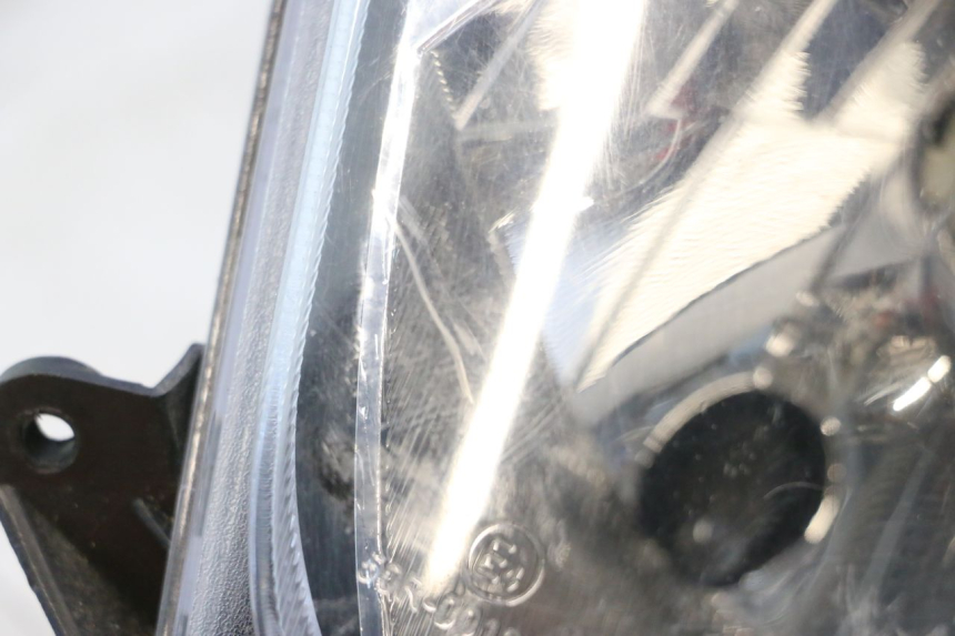 photo de PHARE AVANT UNIVERSAL BIKE ZN50QT-11B 50 (2018 - 2021) - Photo complémentaire