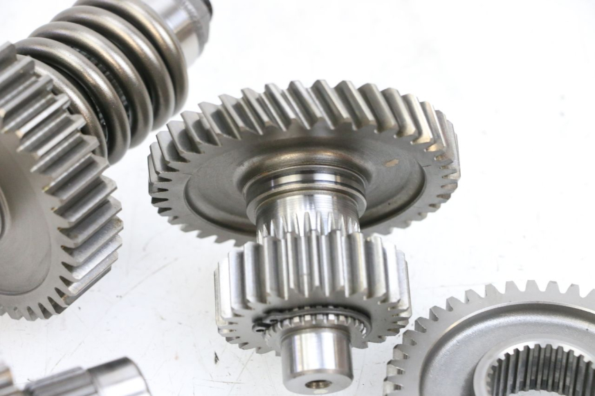 photo de PIGNON TRANSMISSION SUZUKI BURGMAN EXECUTIVE ABS 650 (2006 - 2012) - Détails caractéristiques