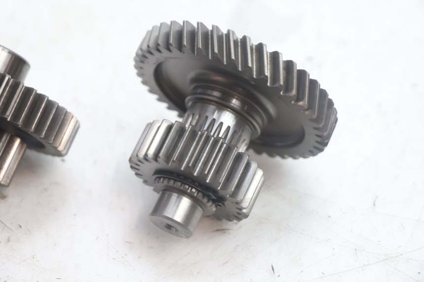 photo de PIGNON TRANSMISSION SUZUKI BURGMAN EXECUTIVE ABS 650 (2006 - 2012) - Zoom état d’usage
