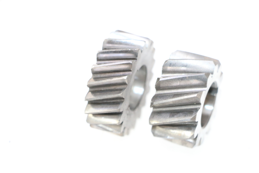 photo de PIGNON TRANSMISSION SUZUKI SMX SUPERMOTARD 50 (1996 - 2001) - Zoom état d’usage