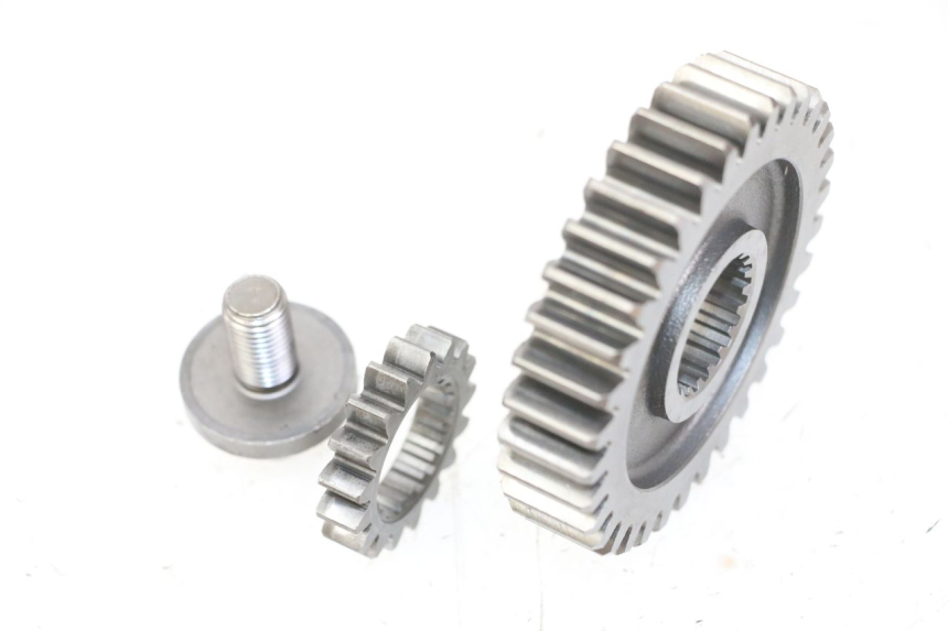 photo de PIGNON TRANSMISSION SUZUKI SV S 650 (1999 - 2002)