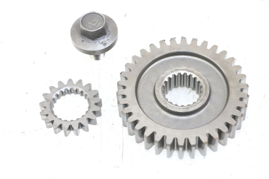 photo de PIGNON TRANSMISSION SUZUKI SV S 650 (1999 - 2002)