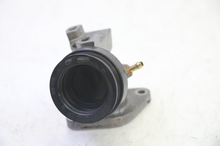 photo de PIPE D'ADMISSION SUZUKI BURGMAN 125 (2007 - 2014)