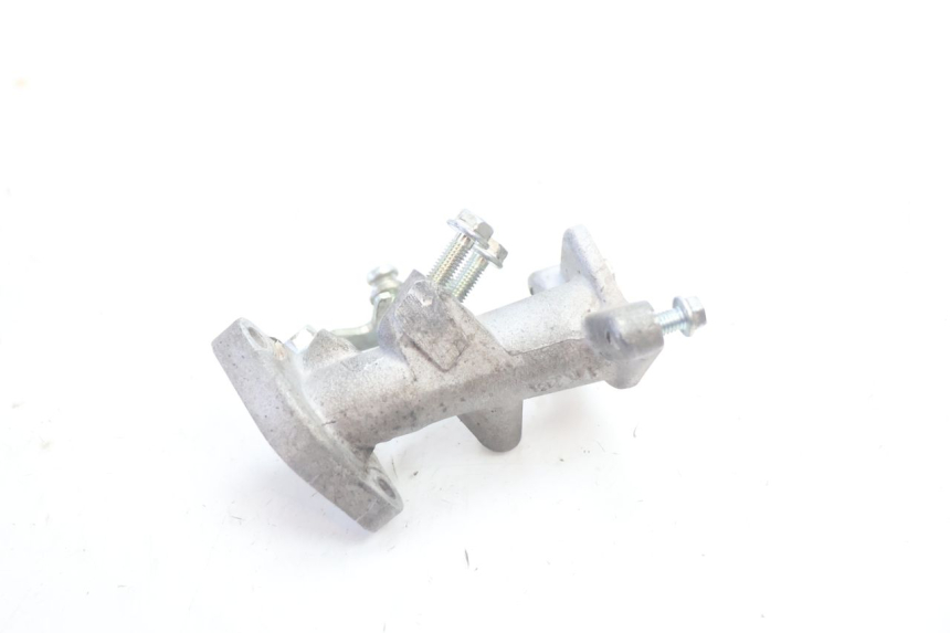 photo de PIPE ADMISSION HONDA CRF CR-F 125 (2020 - 2021) - Gros plan technique