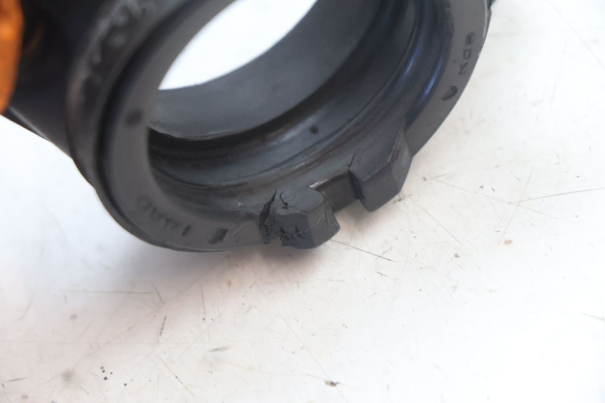 photo de PIPE ADMISSION SUZUKI DR S 600 (1985 - 1989) - Autre angle de vue